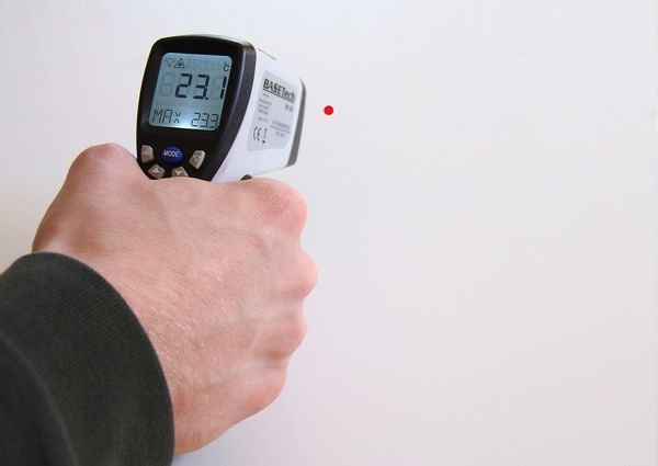 Klucz do długowieczności urządzeń - kontrola temperatury w szafach sterowniczych